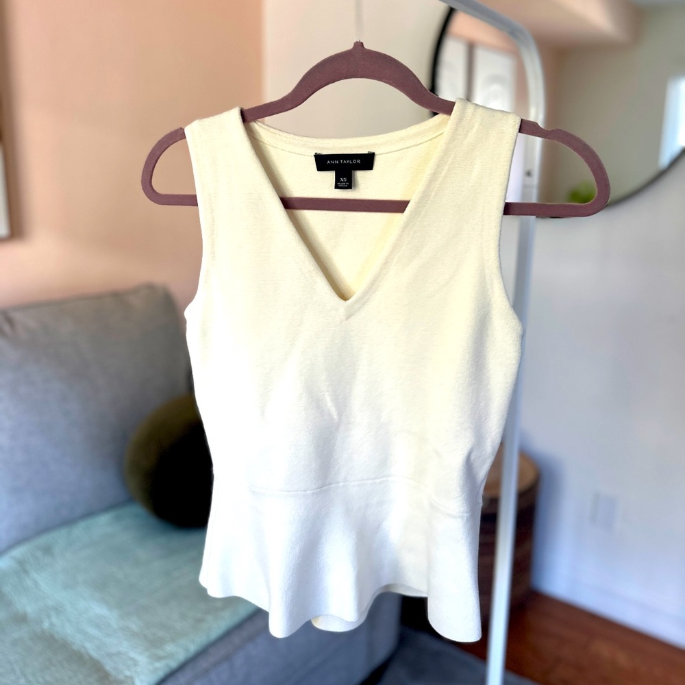 Ann Taylor Cream sleeveless V-neck knit top
